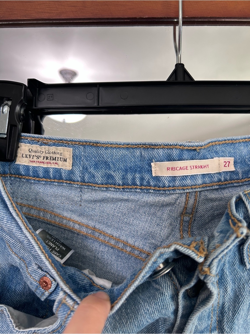 Levi’s Classic Women’s Straight-Leg Jeans - Blue - Picture 2 of 3